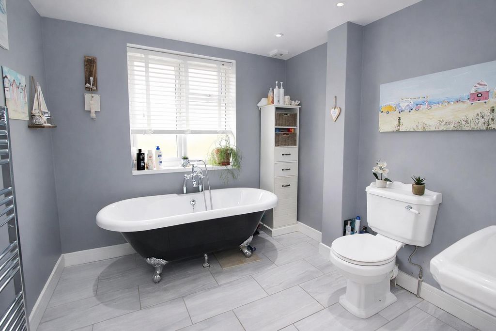 Additional image 18 of 5 bed semi-detached house for saleNorthwood Road, Carshalton SM5