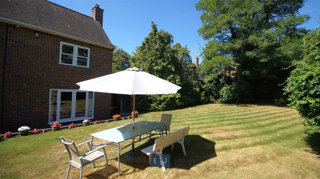 Additional image 22 of 5 bed detached house for saleMeadow Way, Chigwell IG7