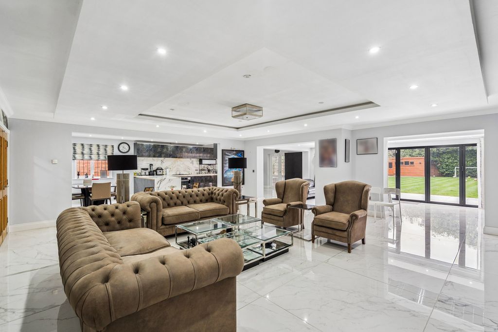 Additional image 7 of 5 bed detached house for saleHeathfield Road, Bushey WD23