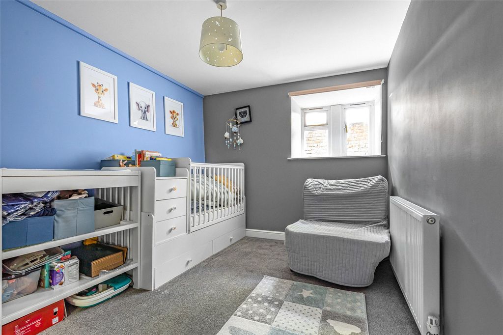Additional image 9 of 2 bed flat for saleKings Head Court, New Street, Chipping Norton, Oxfordshire OX7