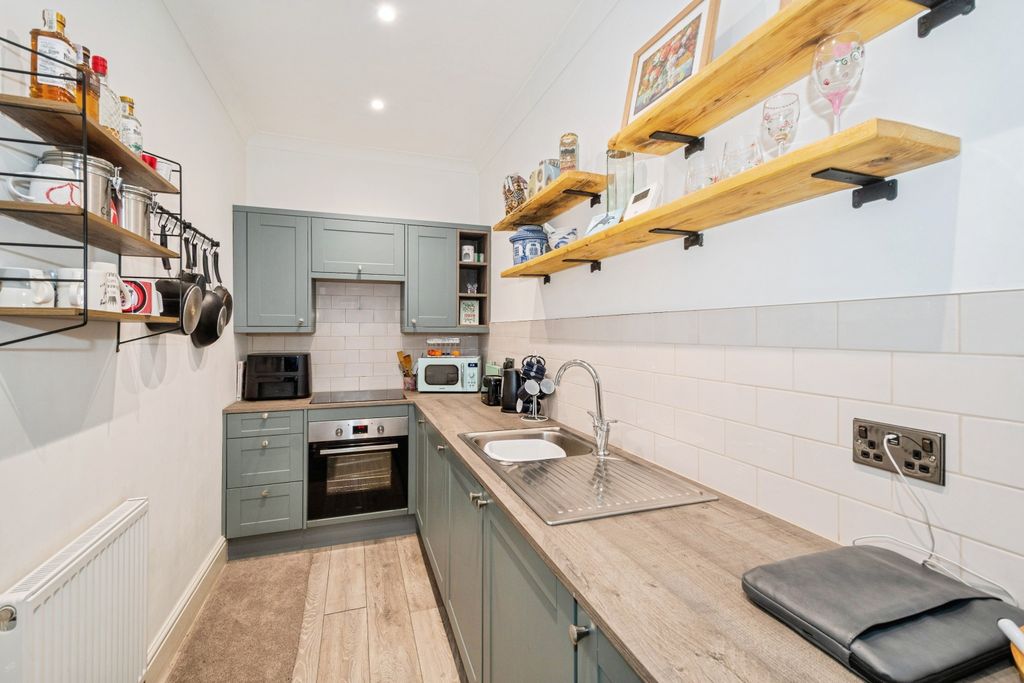Additional image 2 of 3 bed flat for saleKing Street, Tavistock PL19