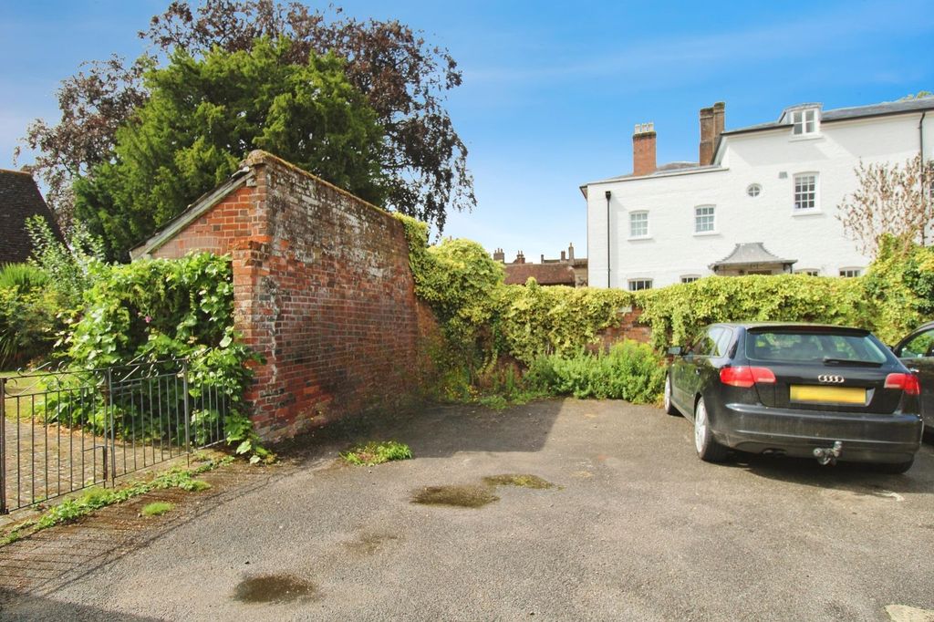 Additional image 2 of 1 bed flat for saleLondon Road, Marlborough SN8