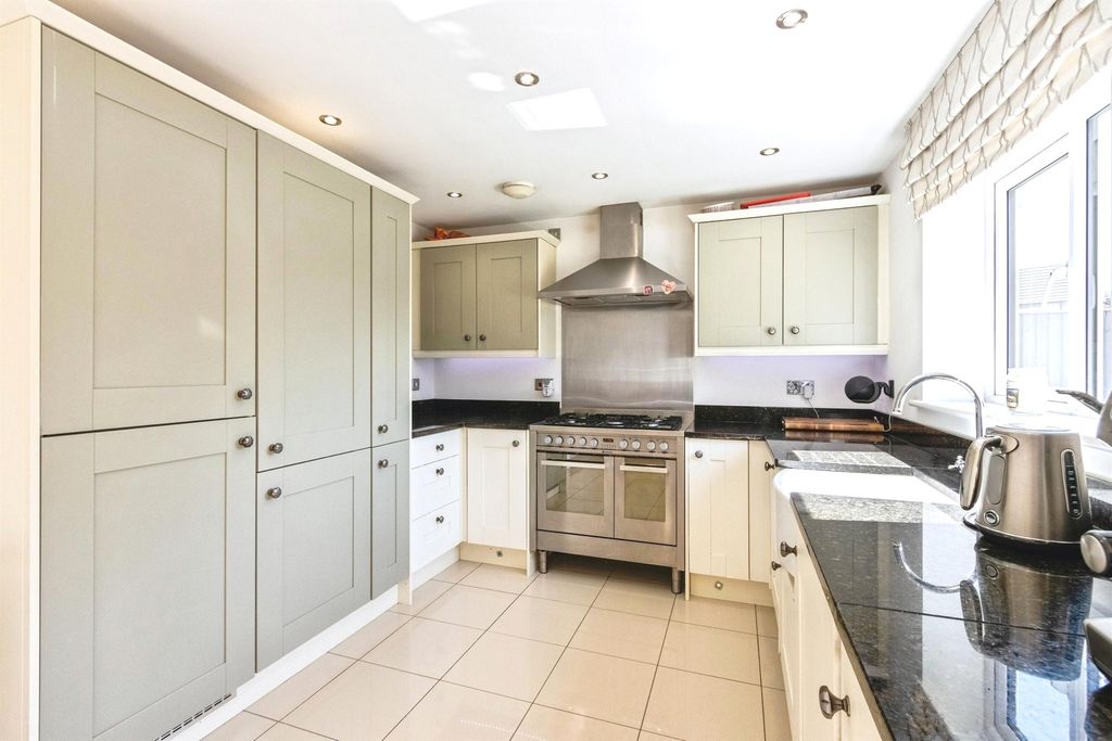 Additional image 3 of 4 bed detached house for saleBlenheim Way, Castleford WF10