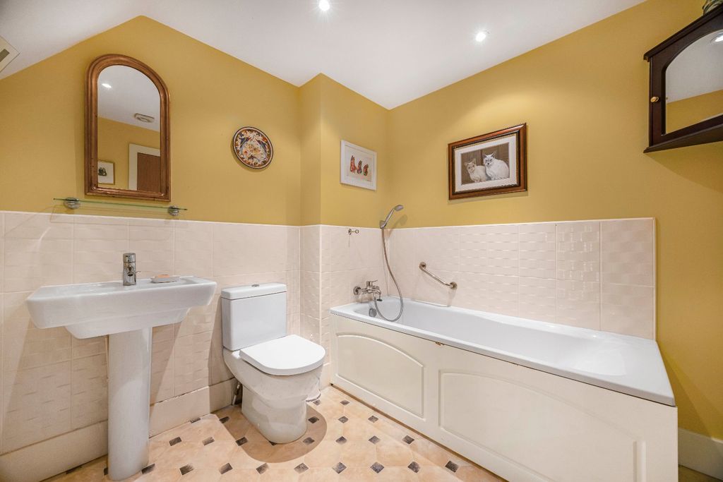 Additional image 19 of 3 bed detached house for saleBingham Close, Cirencester, Gloucestershire GL7
