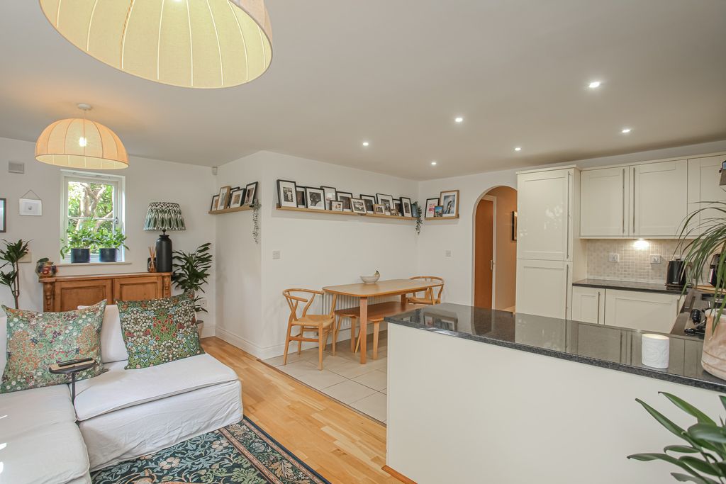Additional image 4 of 2 bed flat for saleWestcote Place, Chipping Norton OX7