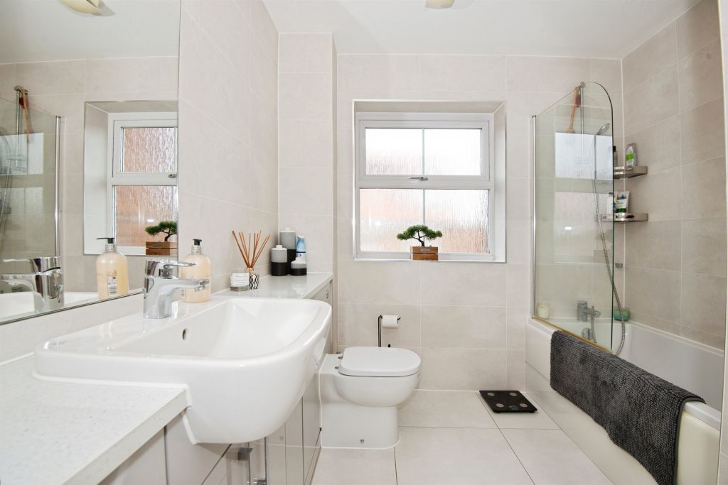 Additional image 16 of 2 bed flat for saleGoodearl Place, Princes Risborough HP27