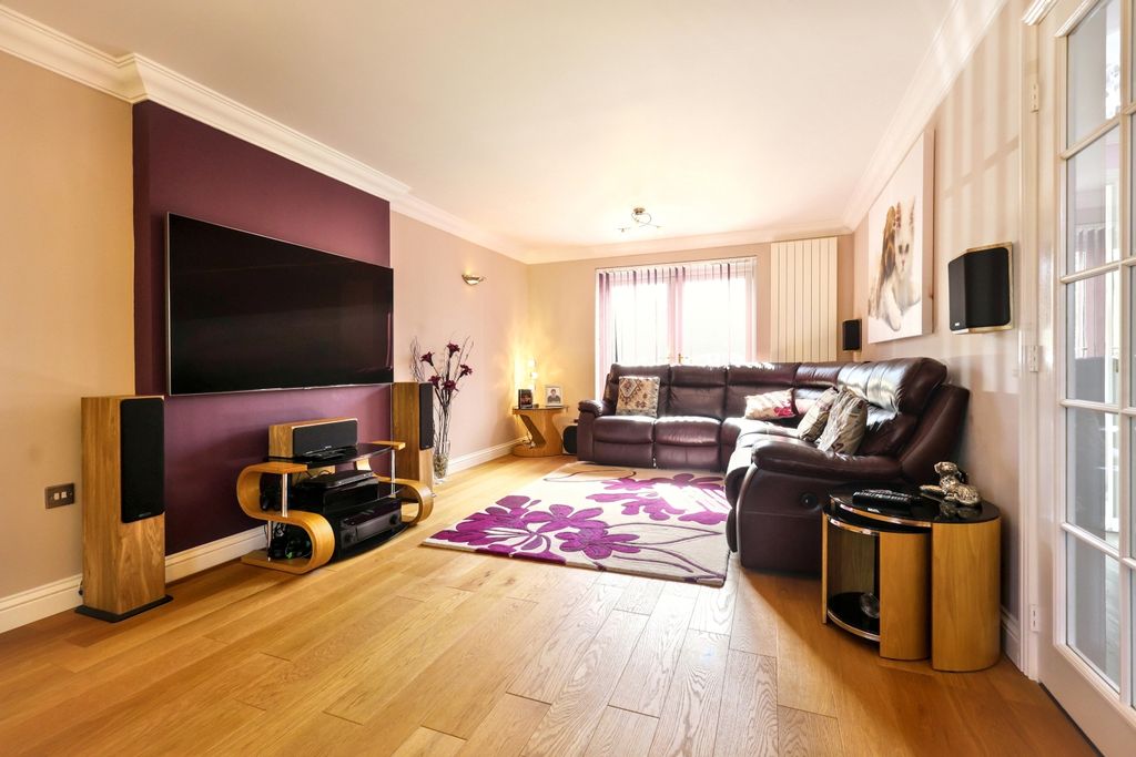 Additional image 6 of 4 bed detached house for sale4 Hatwell Row, Carterton OX18