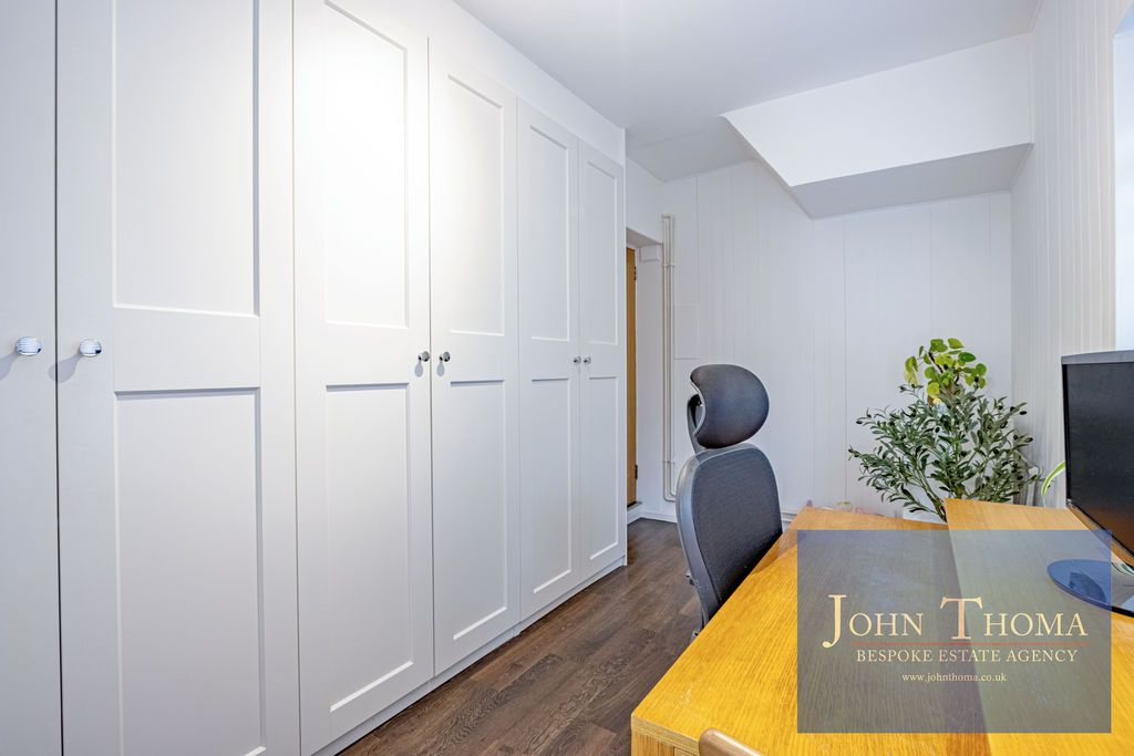 Additional image 13 of 4 bed detached house for saleNew Barns Way, Chigwell IG7