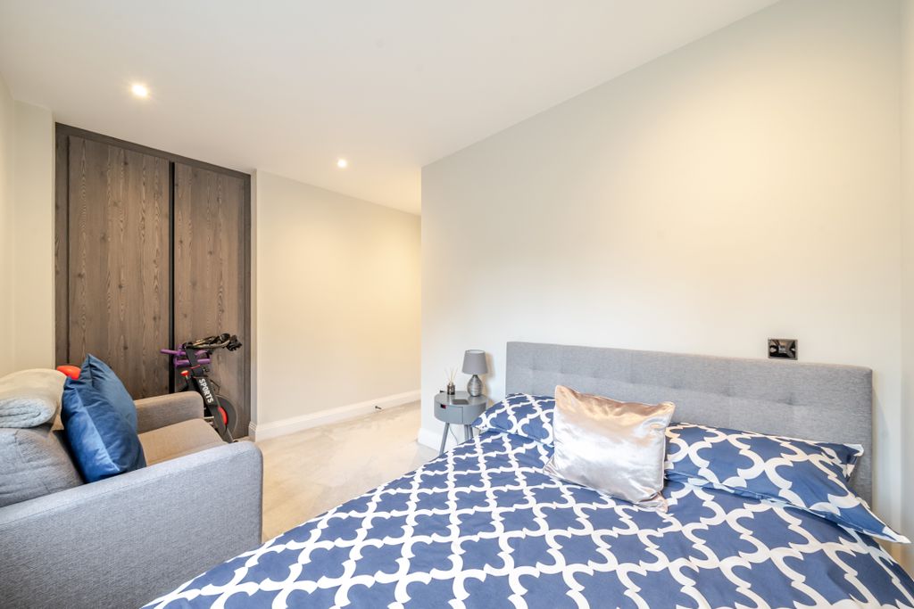 Additional image 19 of 2 bed flat for saleChurch Hill, Caterham CR3