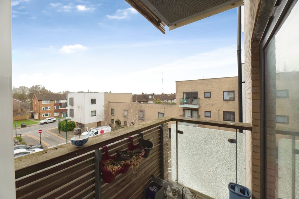 Additional image 4 of 2 bed flat for saleFerndale Crescent, Surrey SM5
