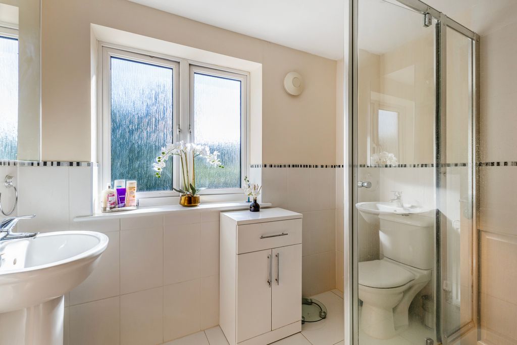Additional image 12 of 4 bed detached house for saleHawthorne Gardens, Caterham CR3
