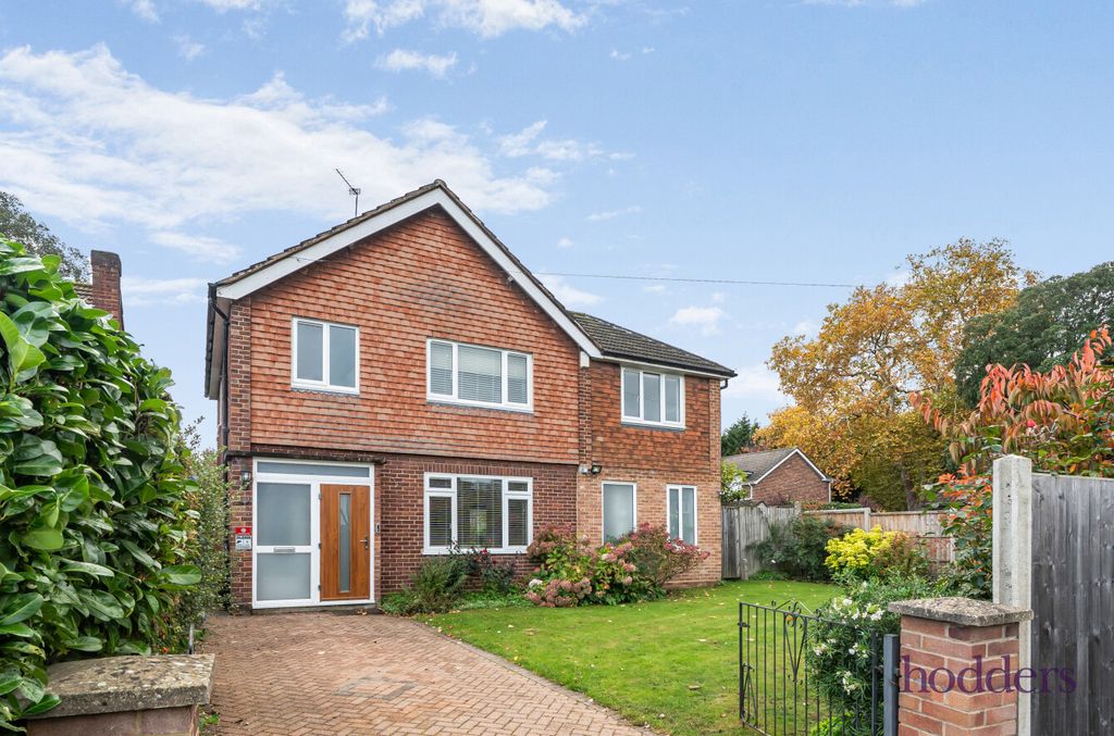 Additional image 4 of 3 bed detached house for saleLittle Green Lane, Chertsey, Surrey KT16