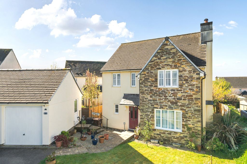 4 bed detached house for saleWerrington Drive, Callington, Cornwall PL17