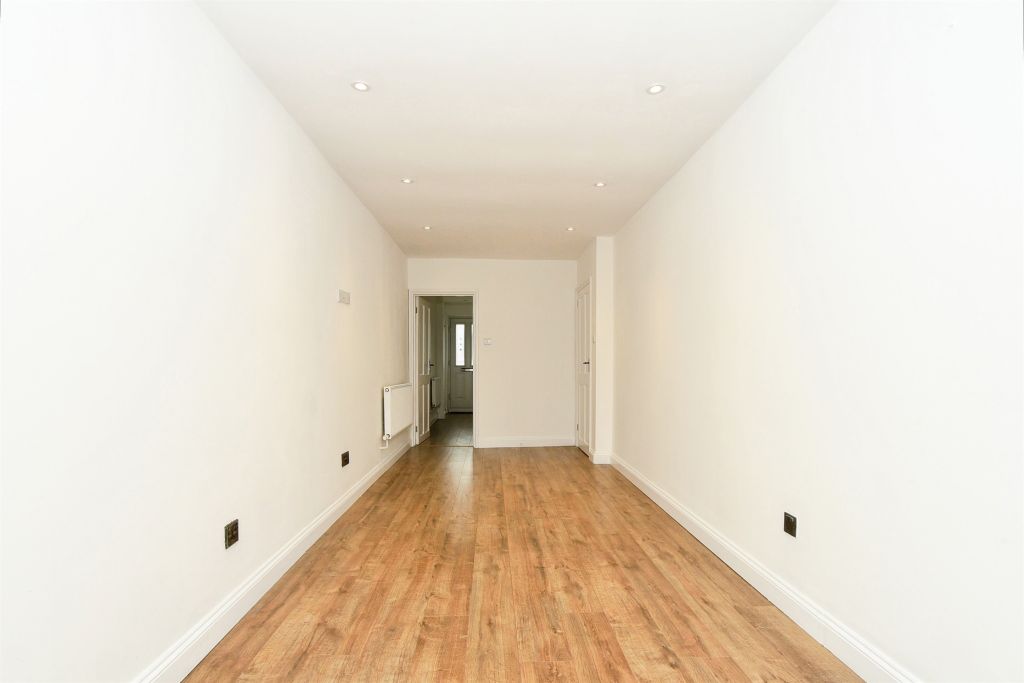 Additional image 6 of 2 bed flat for saleLondon Road, Marlborough SN8