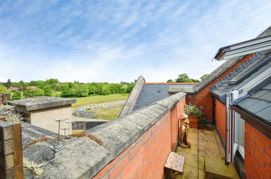 Additional image 13 of 3 bed penthouse for saleMarlborough Drive, Bushey WD23
