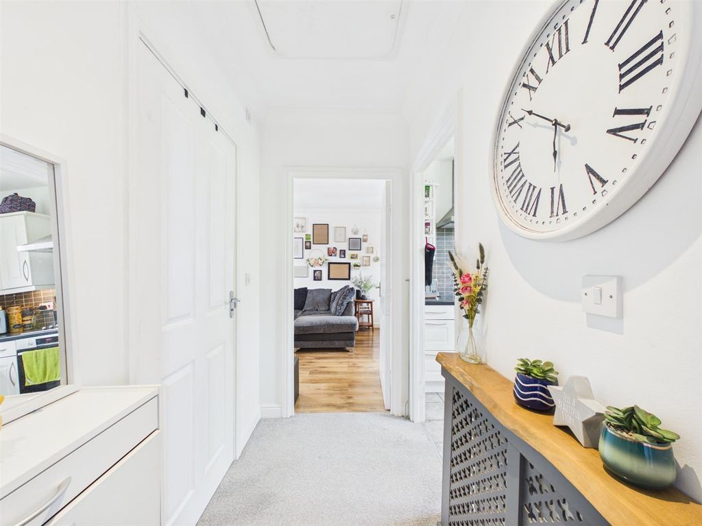 Additional image 2 of 2 bed flat for saleMiddlefield Road, Chippenham SN14