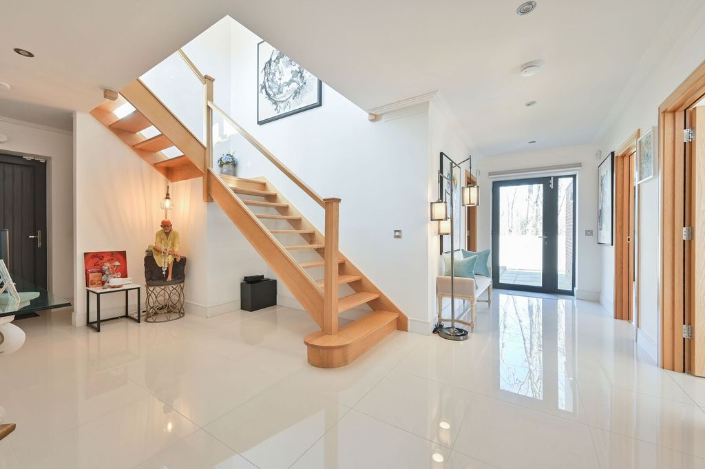Additional image 15 of 5 bed detached house for saleThe Harlequins, Sandy Lane, Bushey WD23