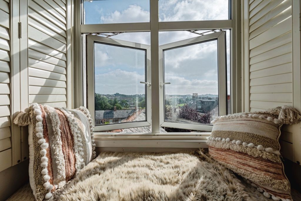 Additional image 2 of 2 bed flat for saleFernleigh Road, Wadebridge, Cornwall PL27
