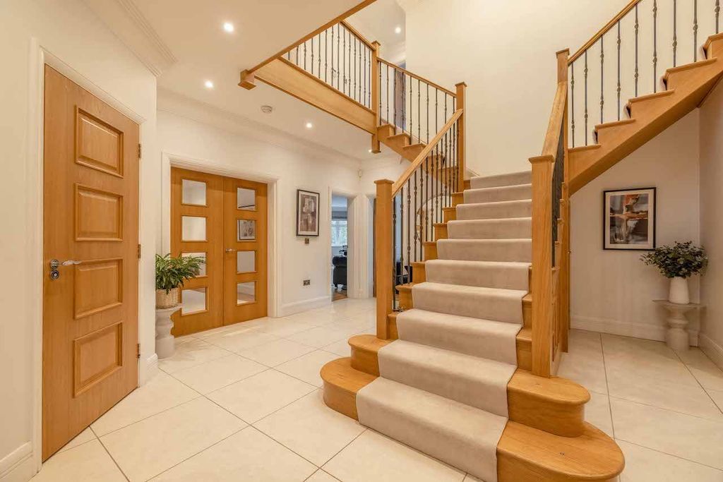 Additional image 8 of 6 bed detached house for saleBurtons Way, Chalfont St Giles HP8