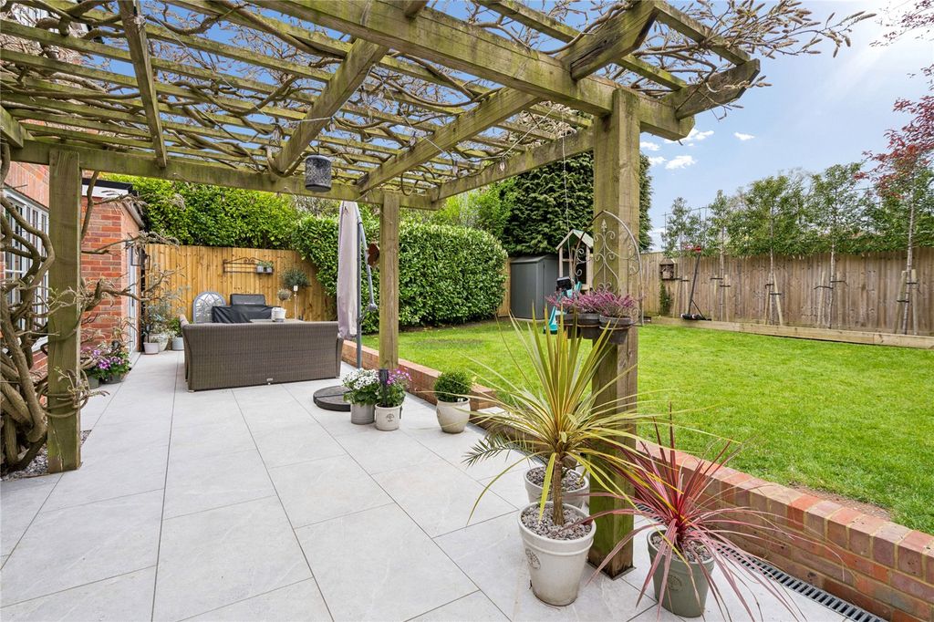 Additional image 8 of 4 bed detached house for saleCrossway, Chesham, Buckinghamshire HP5