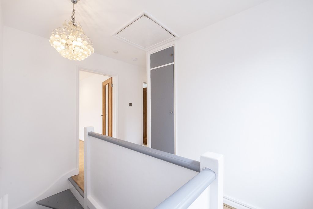 Additional image 7 of 2 bed flat for saleDarvell Drive, Chesham HP5