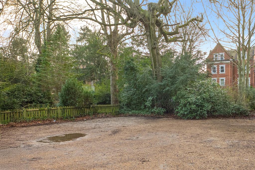 Additional image 16 of 3 bed flat for saleNew Dover Road, Canterbury CT1