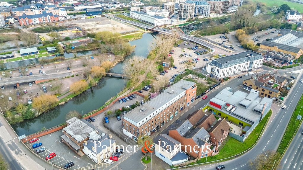 Additional image 15 of 2 bed flat for saleBaddow Road, Chelmsford, Essex CM2