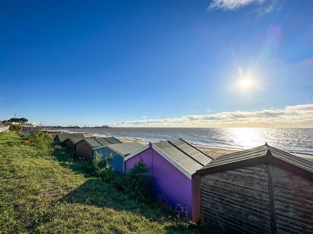 Additional image 10 of 2 bed flat for saleMarine Court, Marine Parade West, Clacton-On-Sea CO15