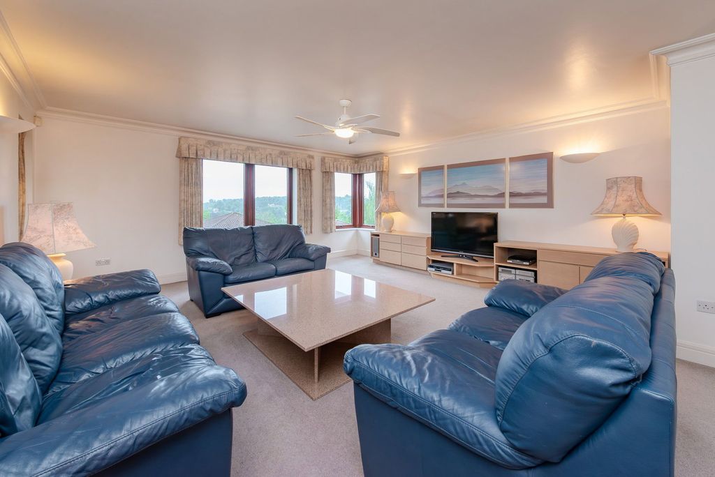 Additional image 12 of 5 bed flat for saleSt. Mary's Mount, Caterham CR3