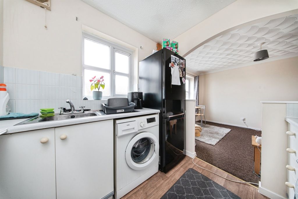 Additional image 2 of 1 bed flat for saleCamargue Drive, March PE15