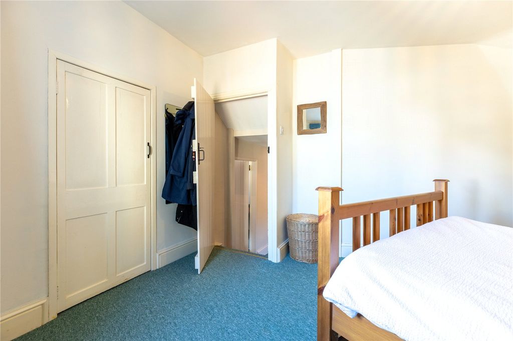 Additional image 8 of 2 bed flat for saleCheltenham Road, Cirencester, Gloucestershire GL7