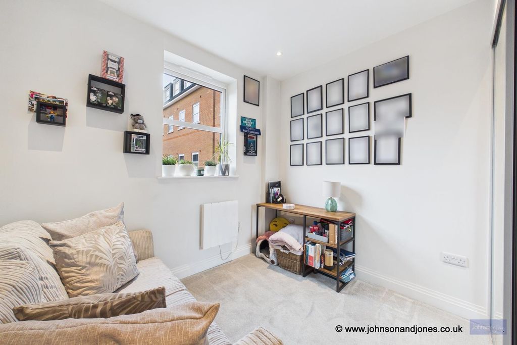 Additional image 11 of 2 bed flat for salePortman House, Chertsey KT16