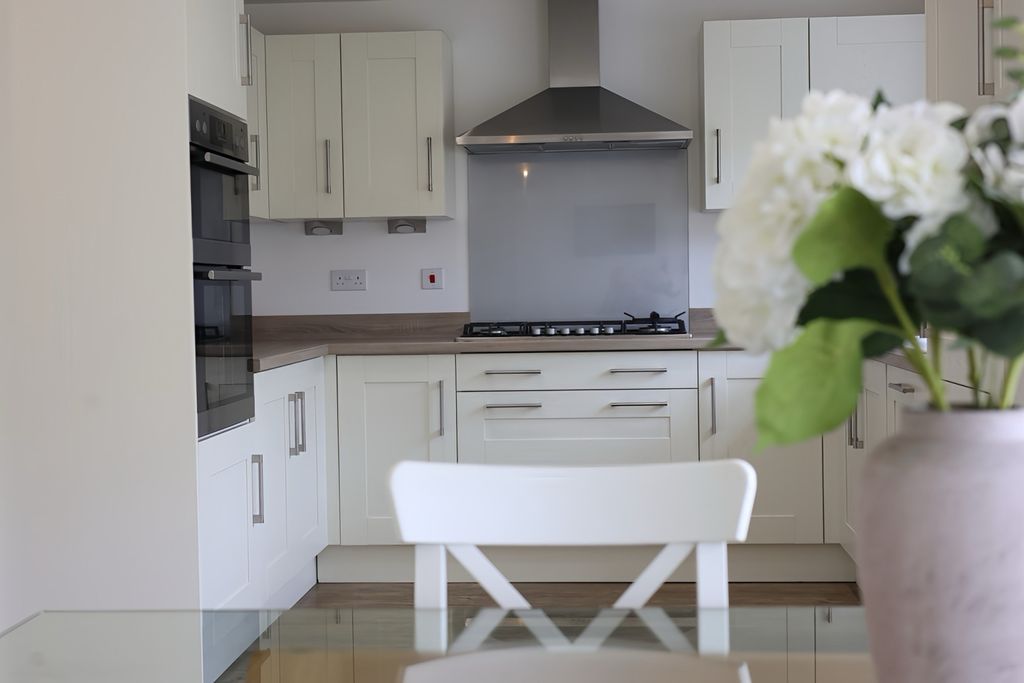 Additional image 4 of 4 bed detached house for sale71 Swinbrook Road, Carterton OX18