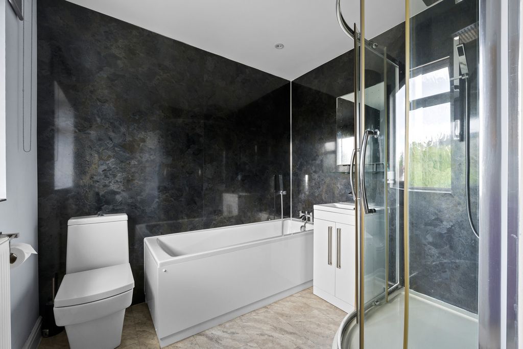 Additional image 15 of 4 bed detached house for saleFairbourne Lane, Caterham CR3