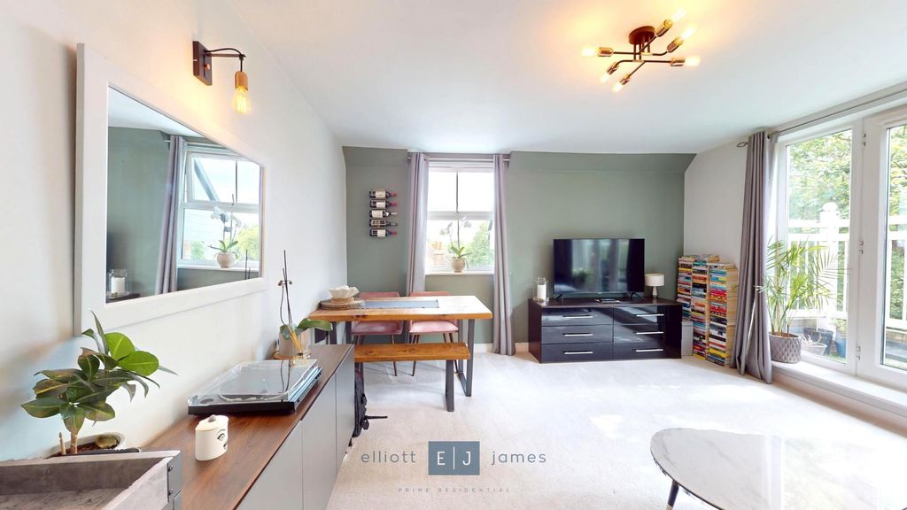 Additional image 13 of 2 bed flat for saleStag Lane, Buckhurst Hill IG9