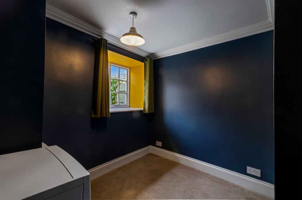 Additional image 8 of 2 bed flat for saleLondon Road, Cirencester, Gloucestershire GL7