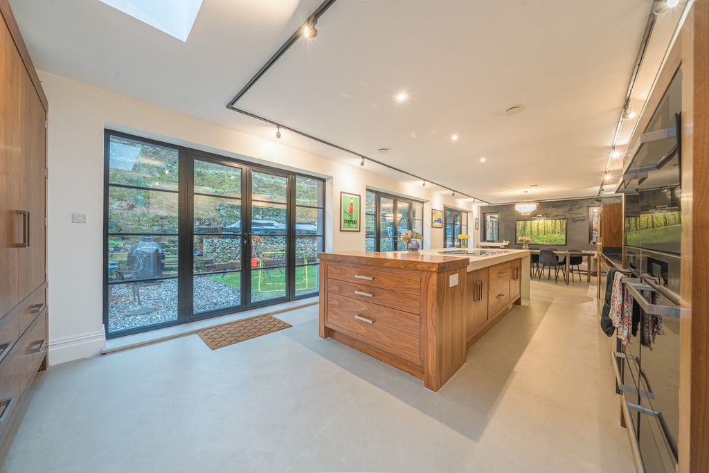 Additional image 3 of 5 bed detached house for saleSouth Hill, Chislehurst BR7