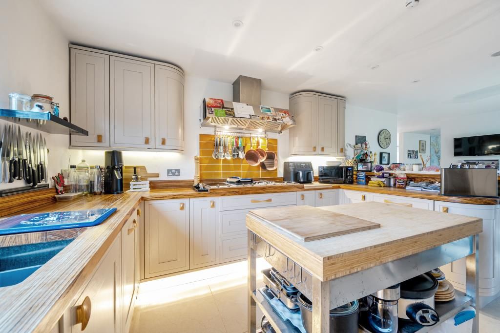 Additional image 7 of 3 bed detached house for salePednor, Buckinghamshire HP5