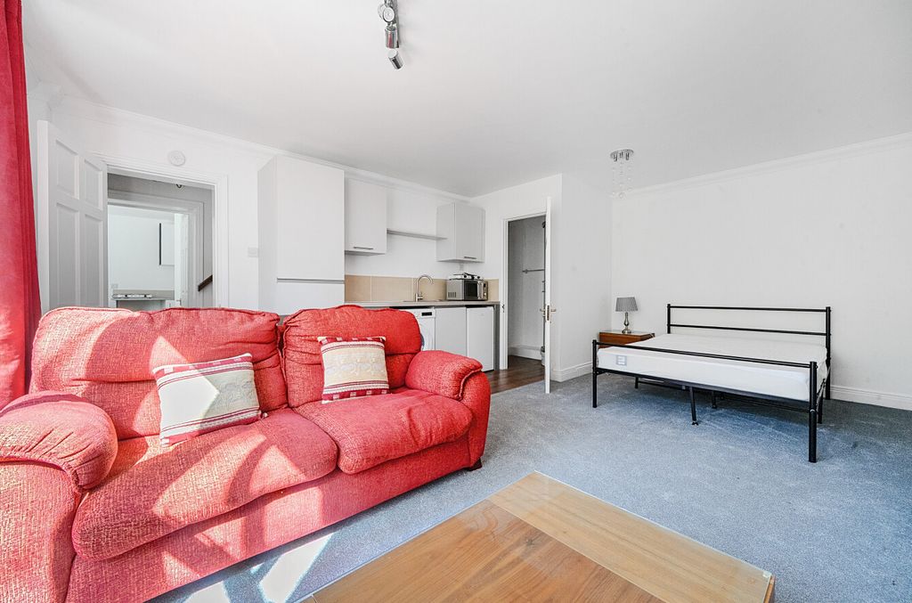 Additional image 18 of 5 bed detached house for saleCrawley Drive, Camberley, Surrey GU15