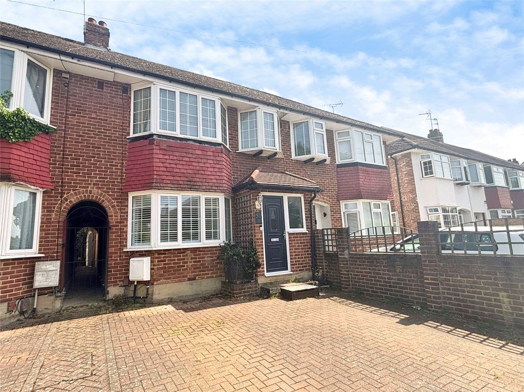 3 bed terraced house for saleSussex Gardens, Chessington KT9