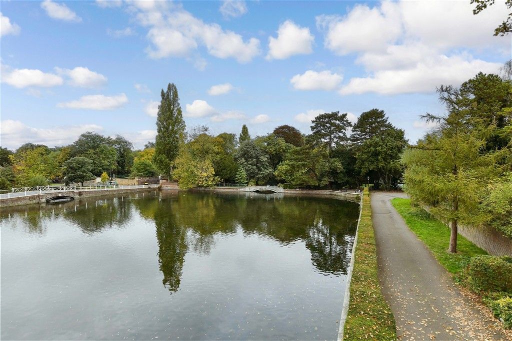 Additional image 8 of 2 bed flat for saleThe Green, Carshalton, Surrey SM5