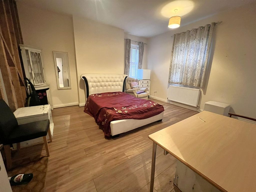 Additional image 17 of Property for saleHigh Street, Cinderford GL14