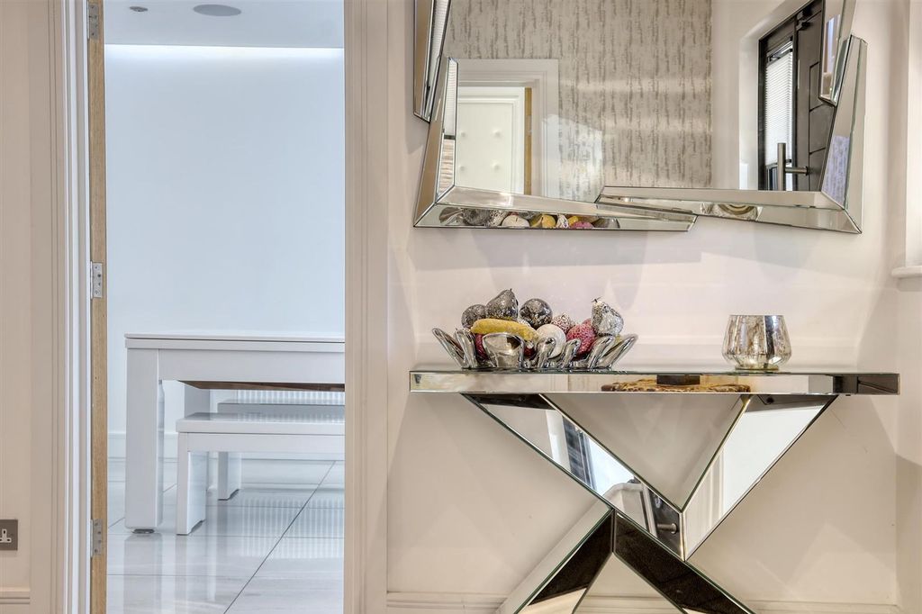 Additional image 14 of 4 bed detached house for saleCourtland Drive, Chigwell IG7