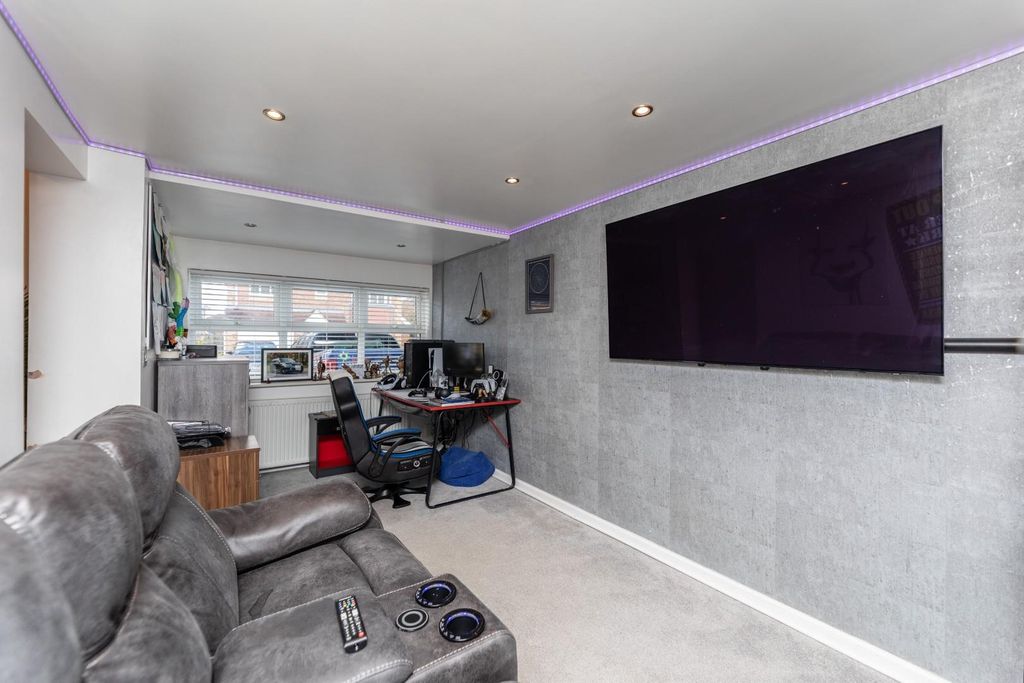Additional image 6 of 5 bed detached house for saleRedhill Walk, Castleford WF10