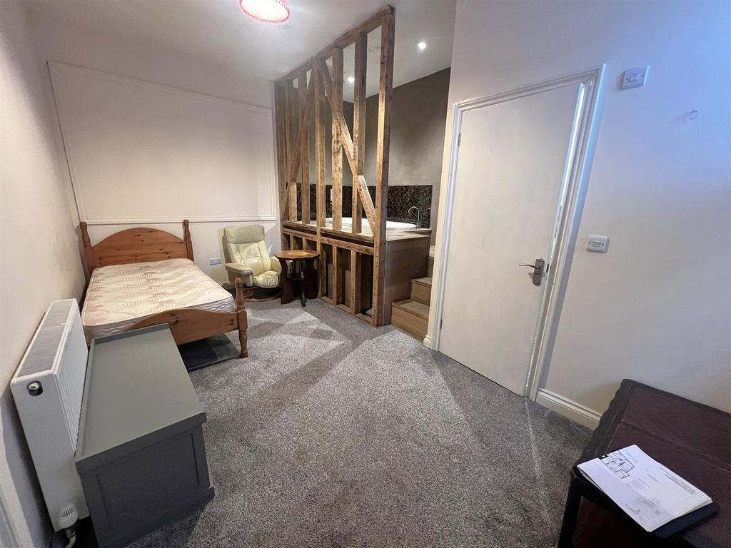 Additional image 12 of Property for saleHigh Street, Cinderford GL14