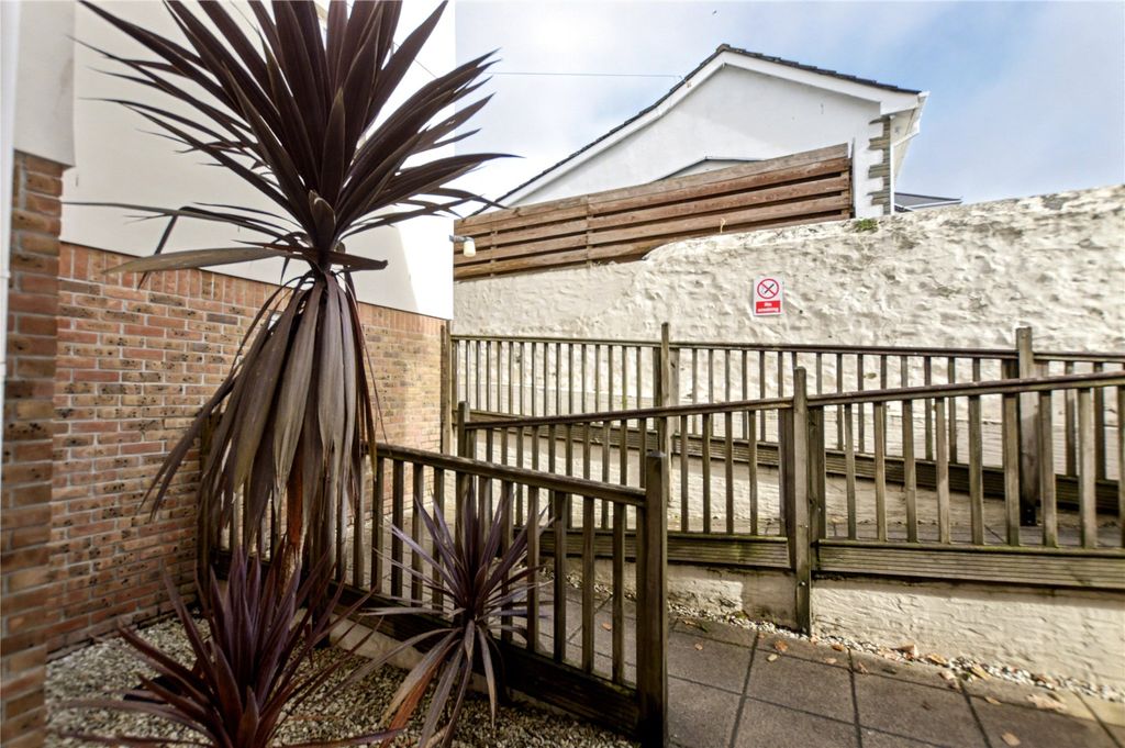 Additional image 9 of 1 bed flat for saleEast Hill, Tuckingmill, Camborne, Cornwall TR14