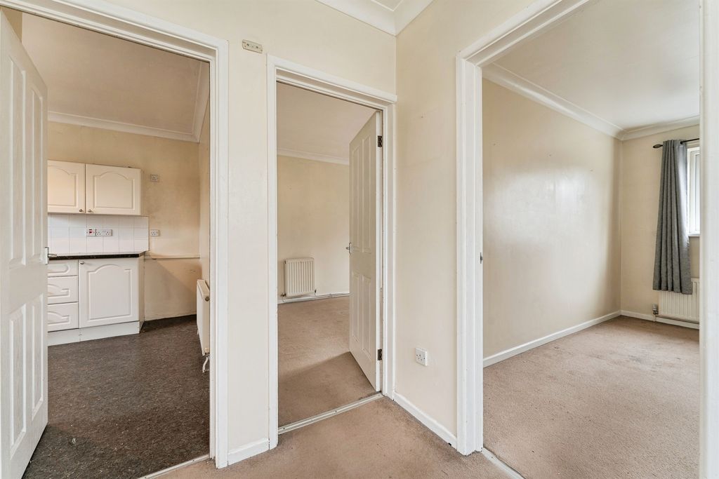 Additional image 10 of 1 bed flat for saleCreek Road, March PE15