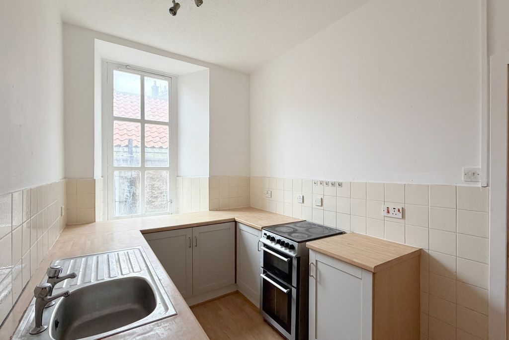 Additional image 9 of 2 bed flat for saleHigh Street, Kirkcaldy, Kirkcaldy KY1