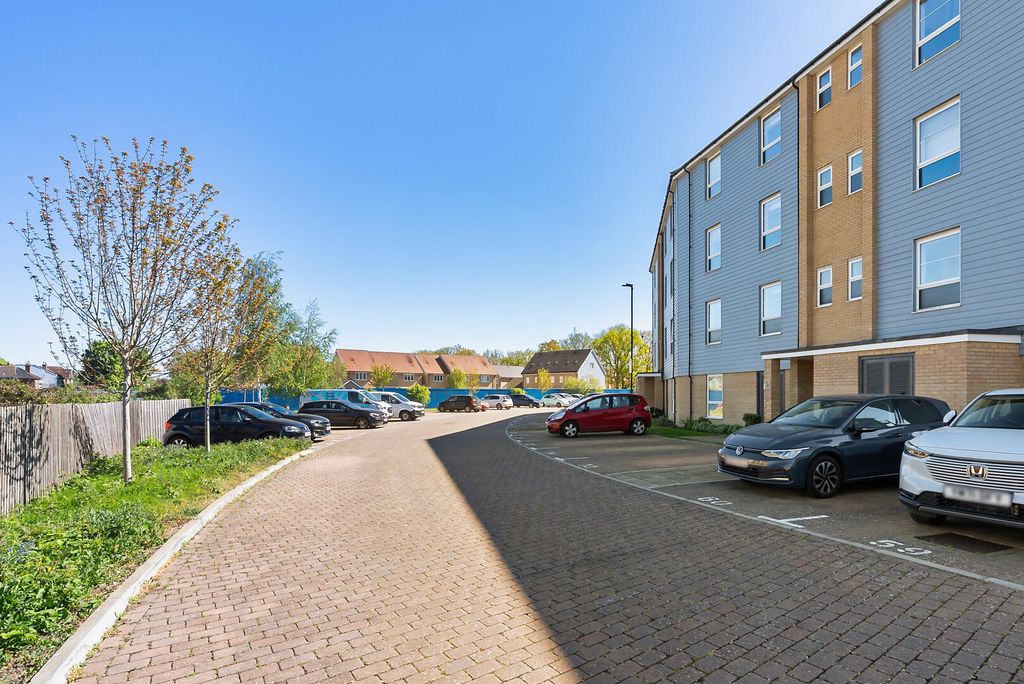 Additional image 18 of 2 bed flat for saleKennett Lane, Chertsey KT16