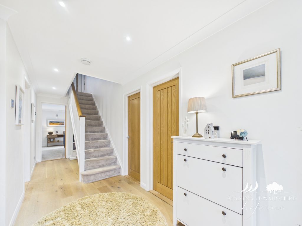 Additional image 8 of 4 bed detached house for saleDunstan Close, Chichester PO19